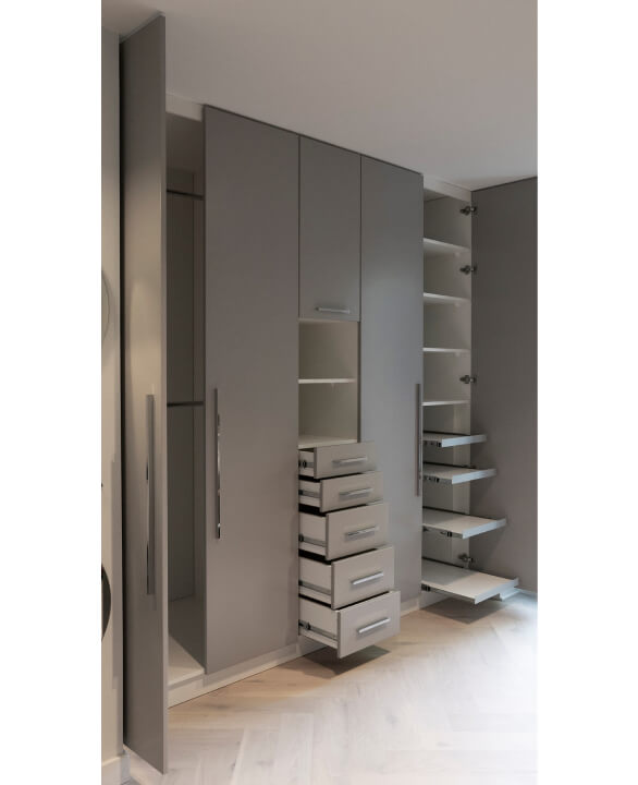 17 sisseehitatud kapp