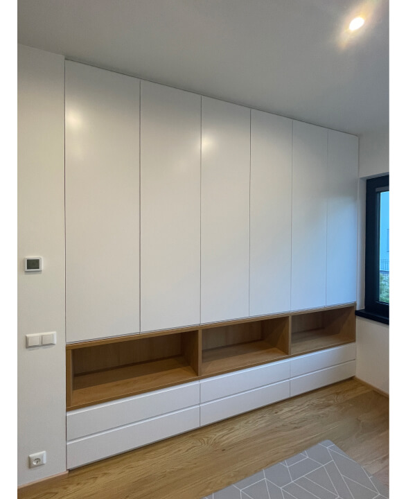 4 sisseehitaud kapp lastetoas