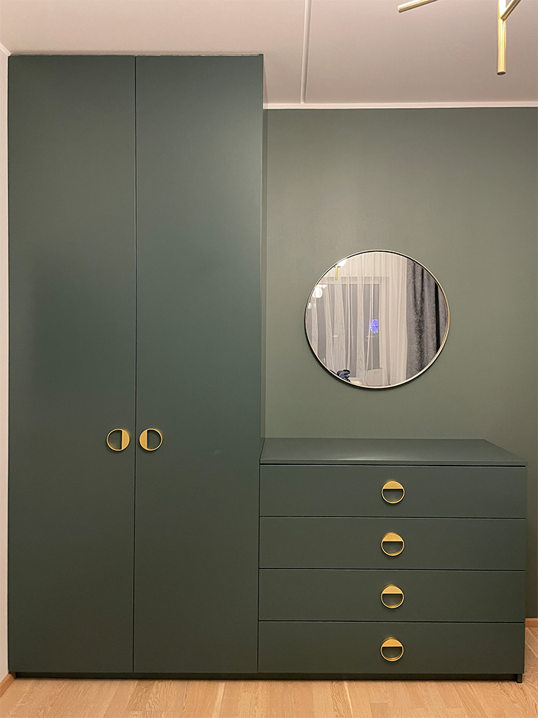 13 sisseehitatud kapp käändustega.JPG